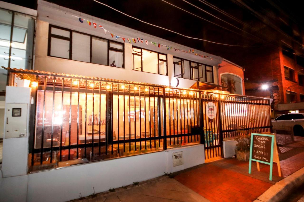 Urbana Hostel Bogotá Esterno foto