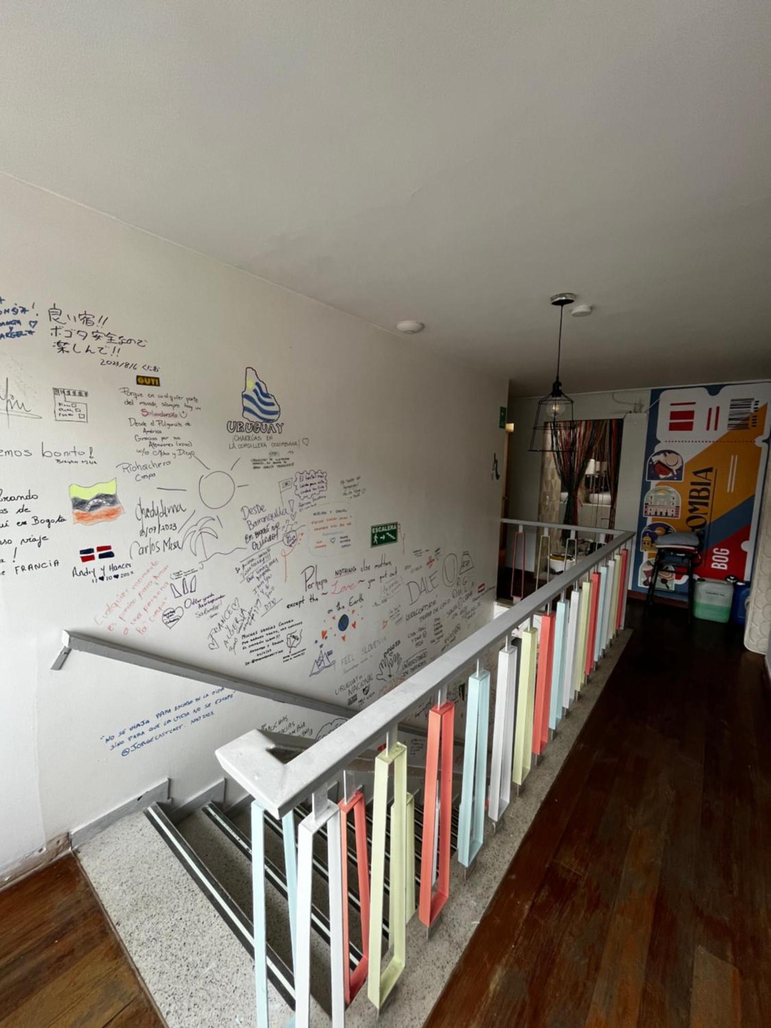 Urbana Hostel Bogotá Esterno foto