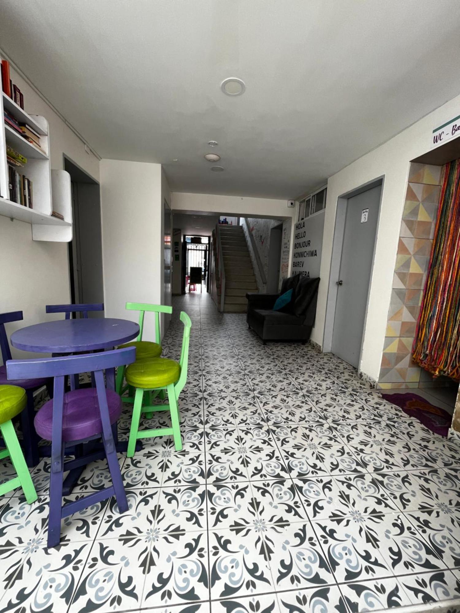 Urbana Hostel Bogotá Esterno foto