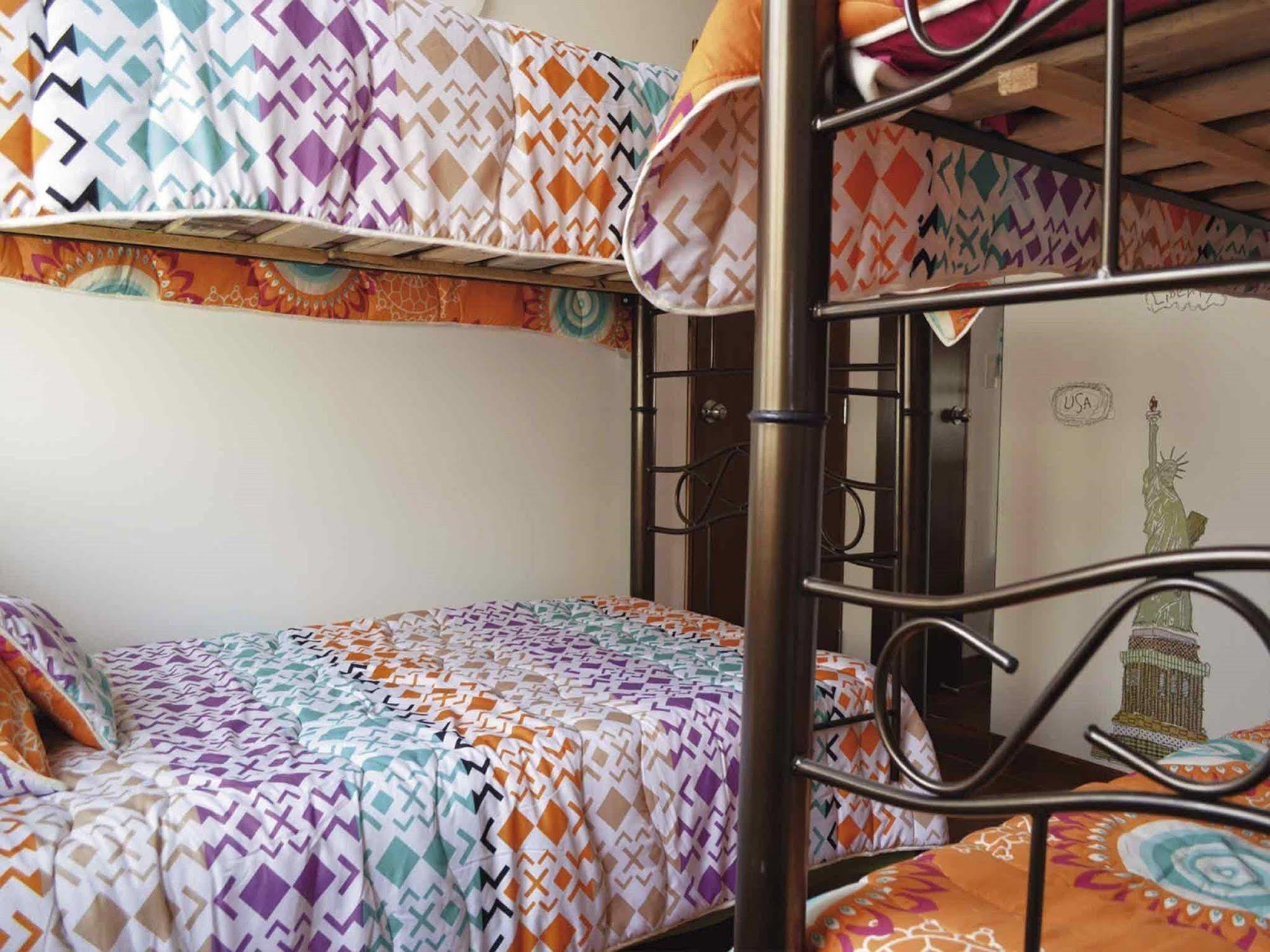 Urbana Hostel Bogotá Esterno foto