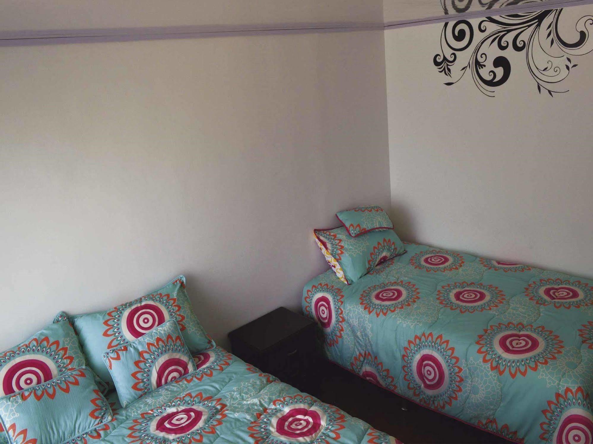 Urbana Hostel Bogotá Esterno foto