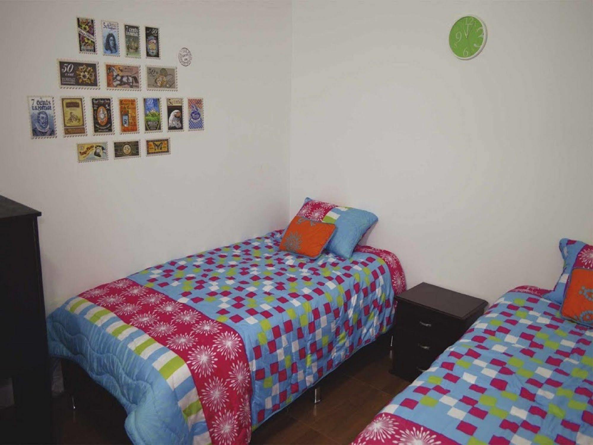 Urbana Hostel Bogotá Esterno foto